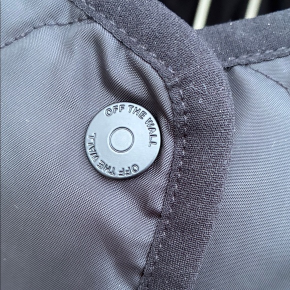 Vans Women's Black Puffer Jacket new without tag - Picture 5 of 8